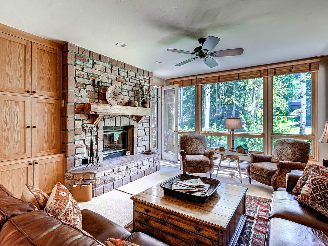 Highlands Westview by East West Hospitality