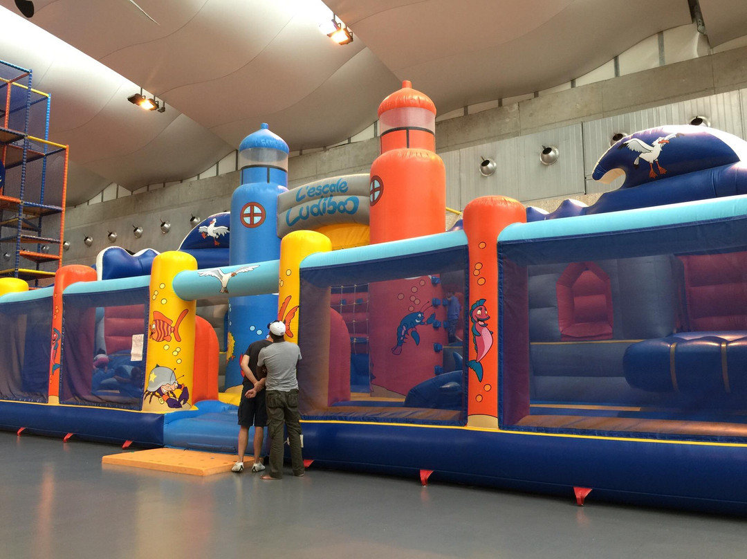 Plaine Oxygène-鲁瓦西--勒梅--阿姆洛必去景点