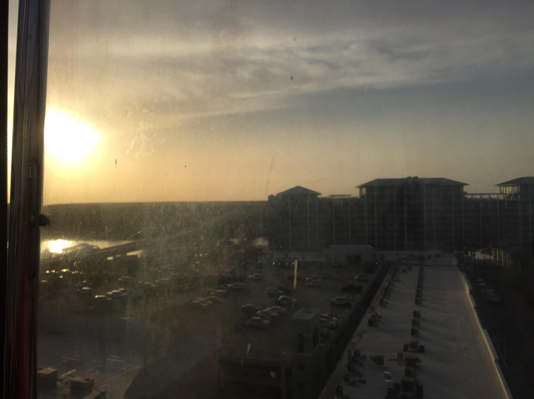 Wharf Ferris Wheel-橙色海湾必去景点