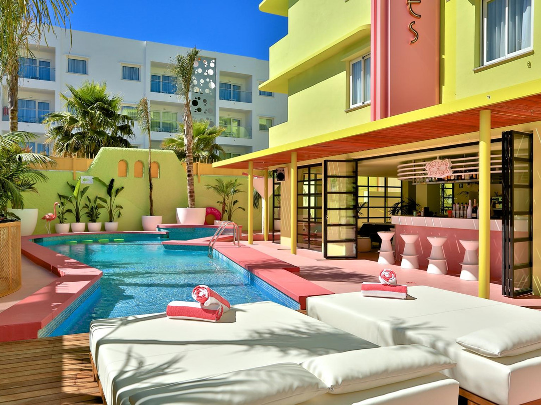 博萨海滩酒店住宿-Tropicana Ibiza Suites