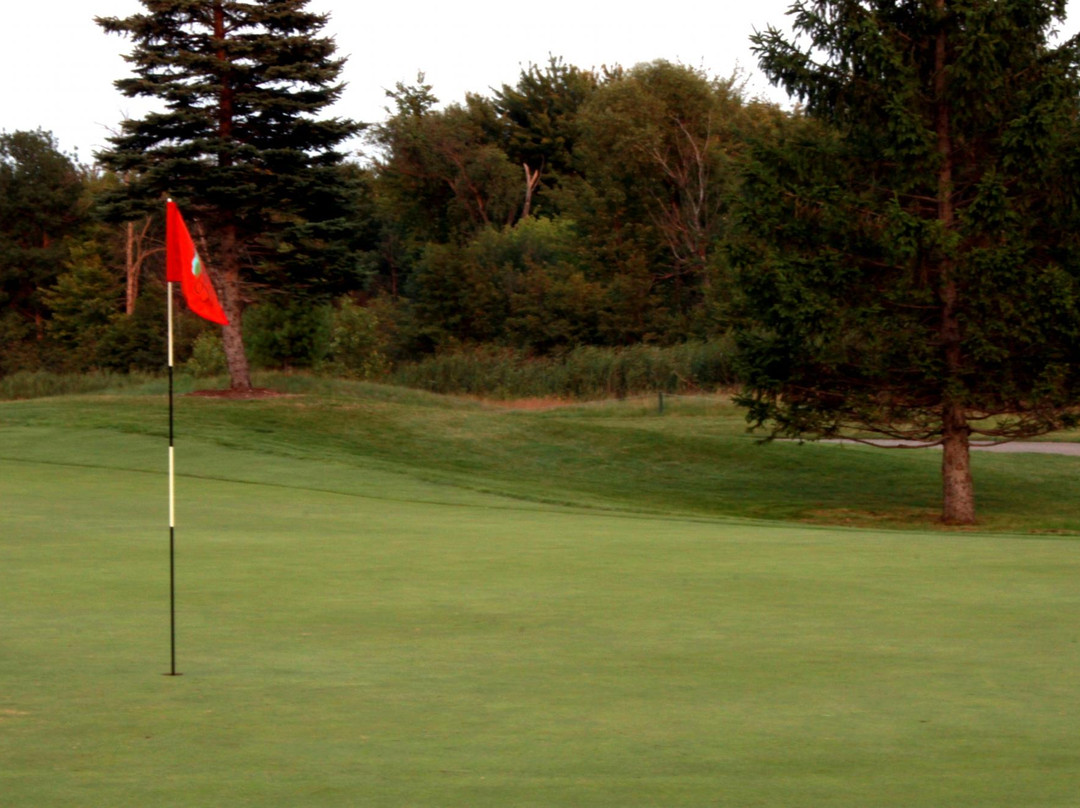 Solitude Links Golf Course & Banquet Center-Kimball必去景点