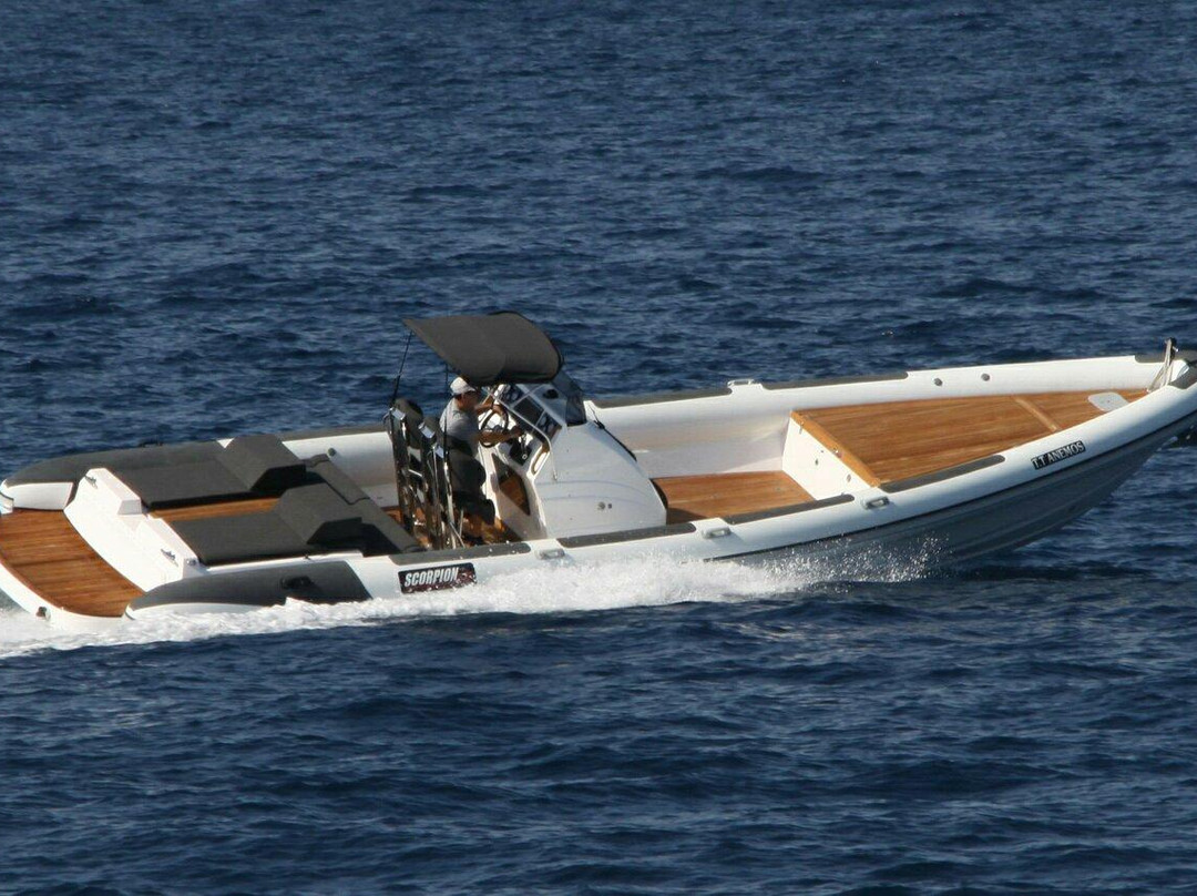 Dukes Yachting景点图片