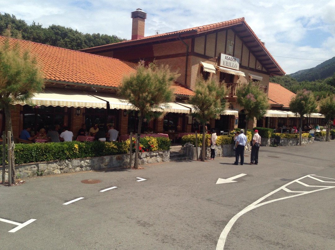 El Puente餐馆和美食-Asador Erillo