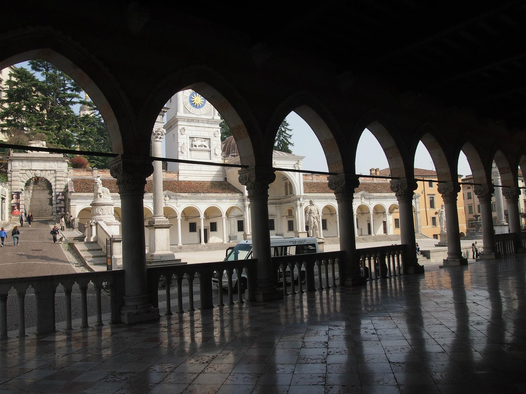 Piazza Della Libertà景点图片