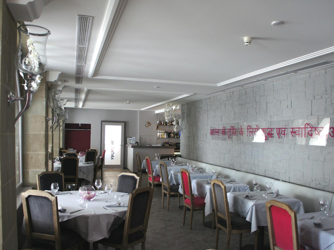 尼永餐馆和美食-Mumbai House