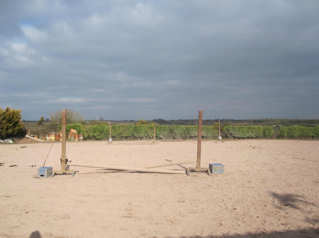 Lucky Meadows Equestrian Centre-科克必去景点