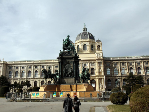 Maria Theresia Denkmal-维也纳必去景点
