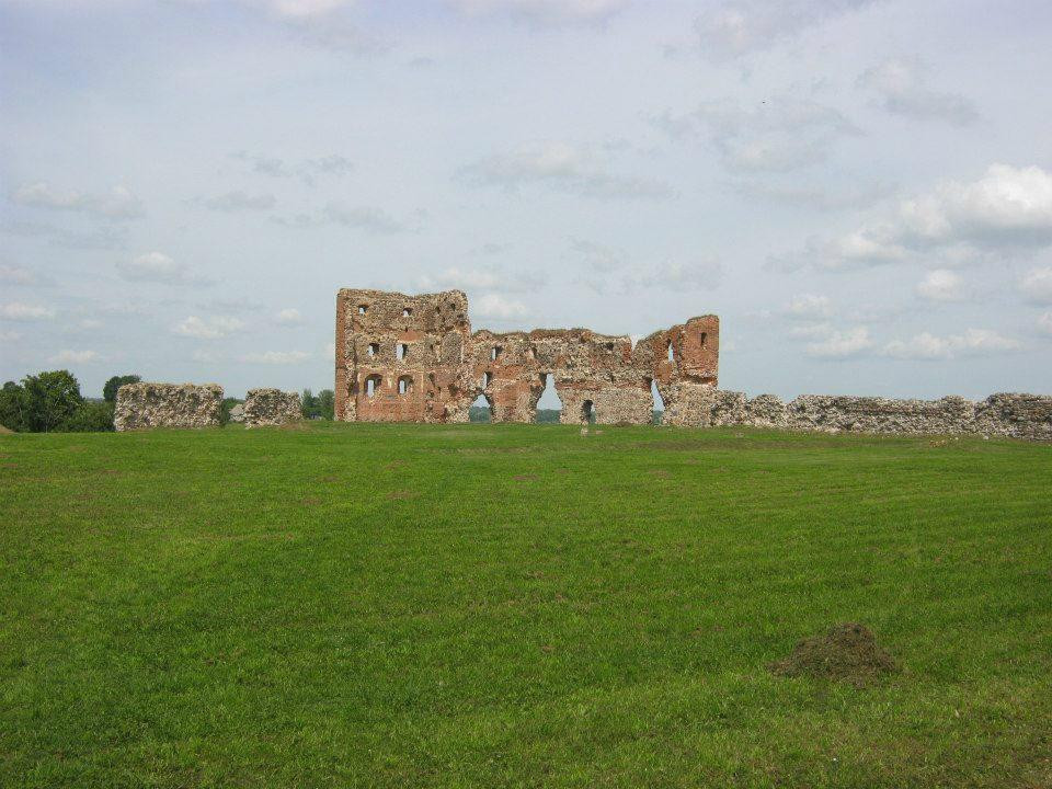 Ludza Medieval Castle Ruins-Ludza必去景点