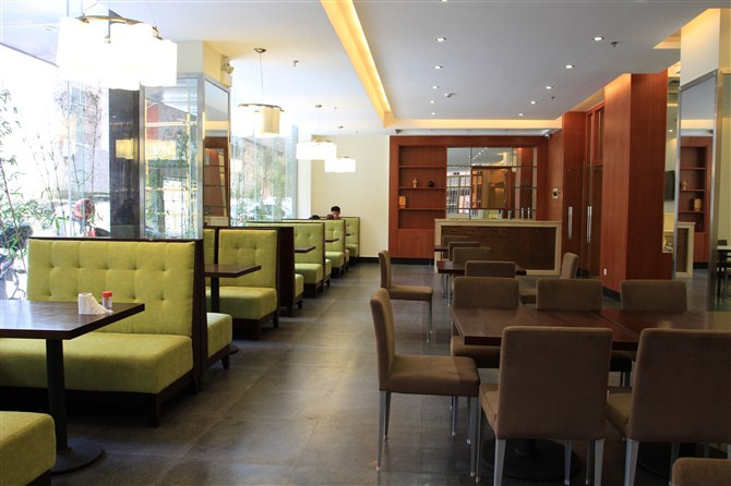 山水时尚连锁酒店巴马店主图