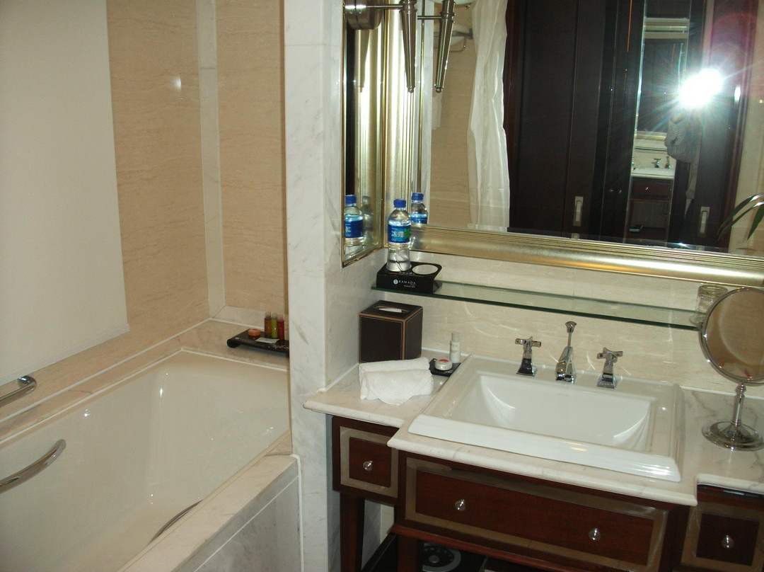 华美达宜昌大酒店主图