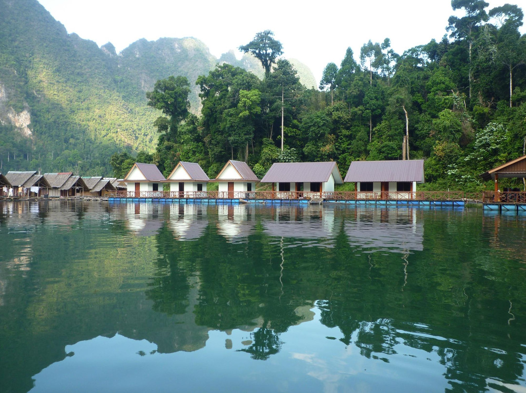 Limestone Lake Rainforest Day Tours-素叻他尼必去景点