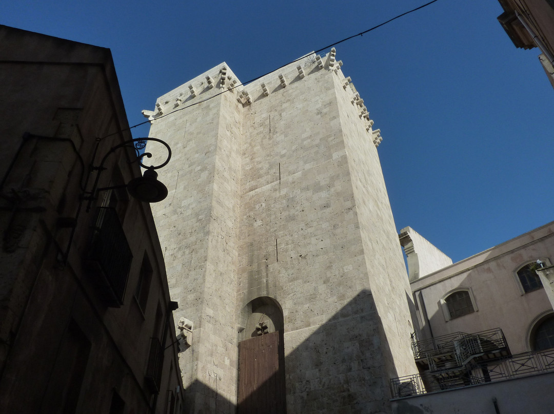 Torre dell'Elefante-卡利亚里省必去景点