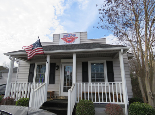 521 Filling Station主图