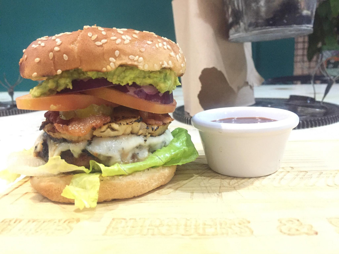 Aldama餐馆和美食-La Tarima