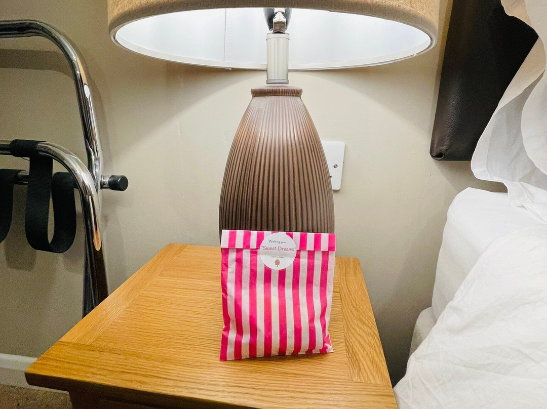 Oak Tree Lodge Gatwick Bed & Breakfast主图