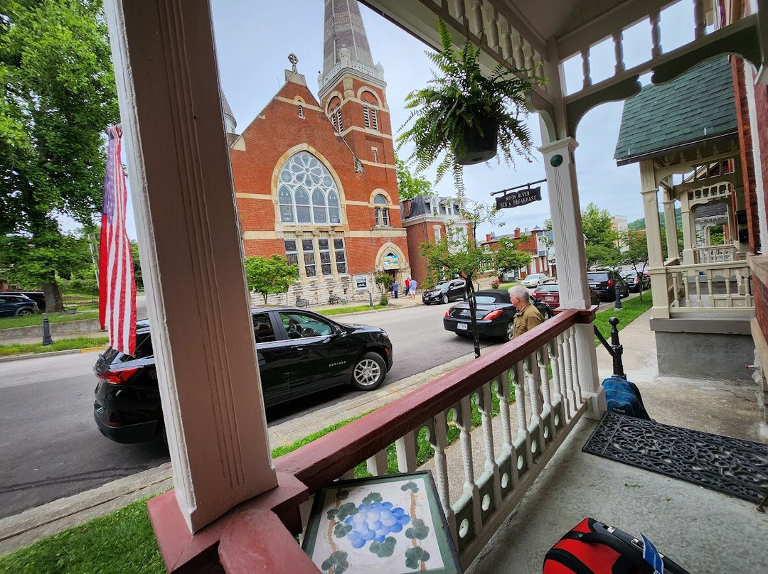 Moon River Bed & Breakfast主图