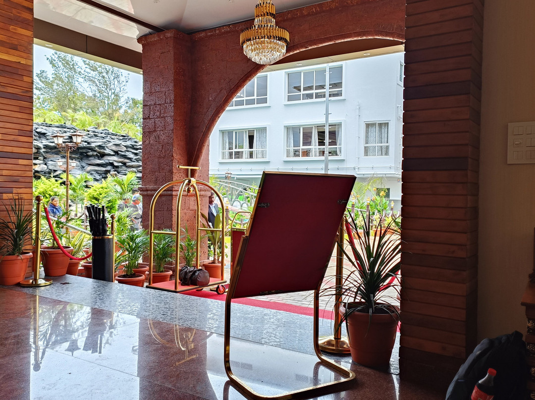 Binary Exotica Luxury Hotels and Resorts主图