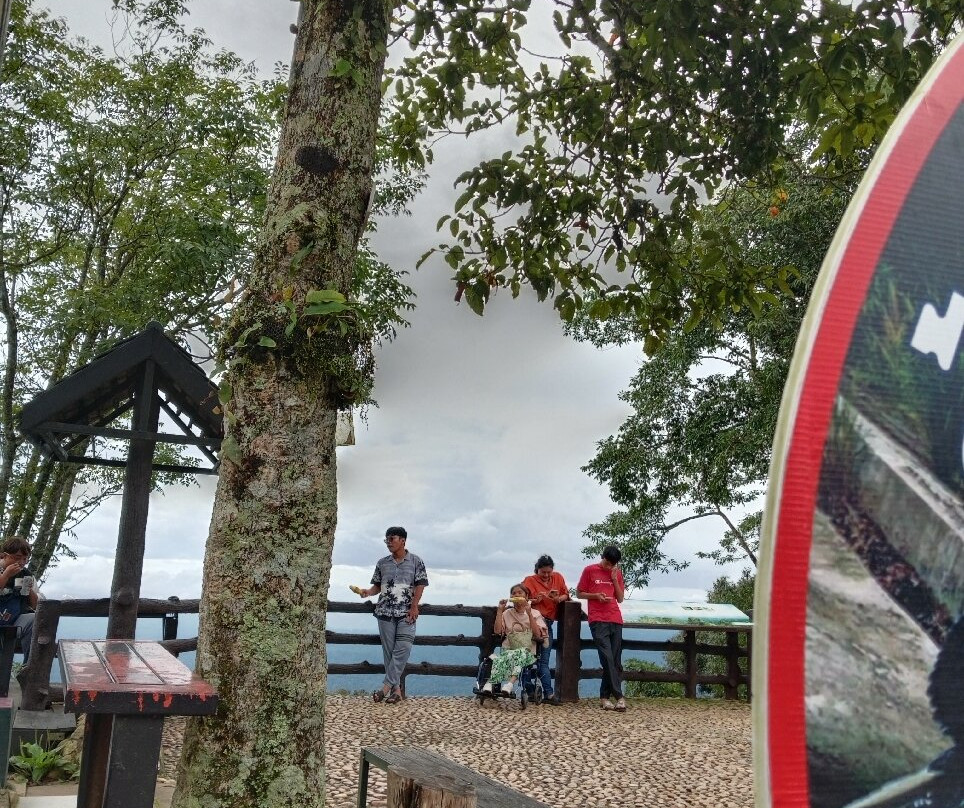 Pha Trom Chai Viewpoint景点图片