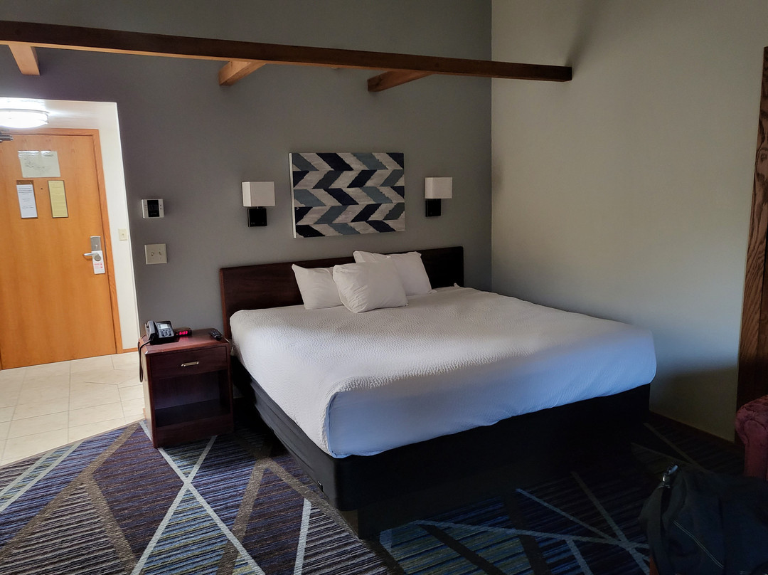 Round Barn Lodge主图