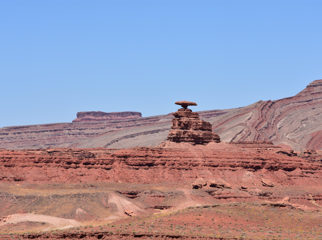 Mexican Hat Rock Formation-梅西肯哈特必去景点