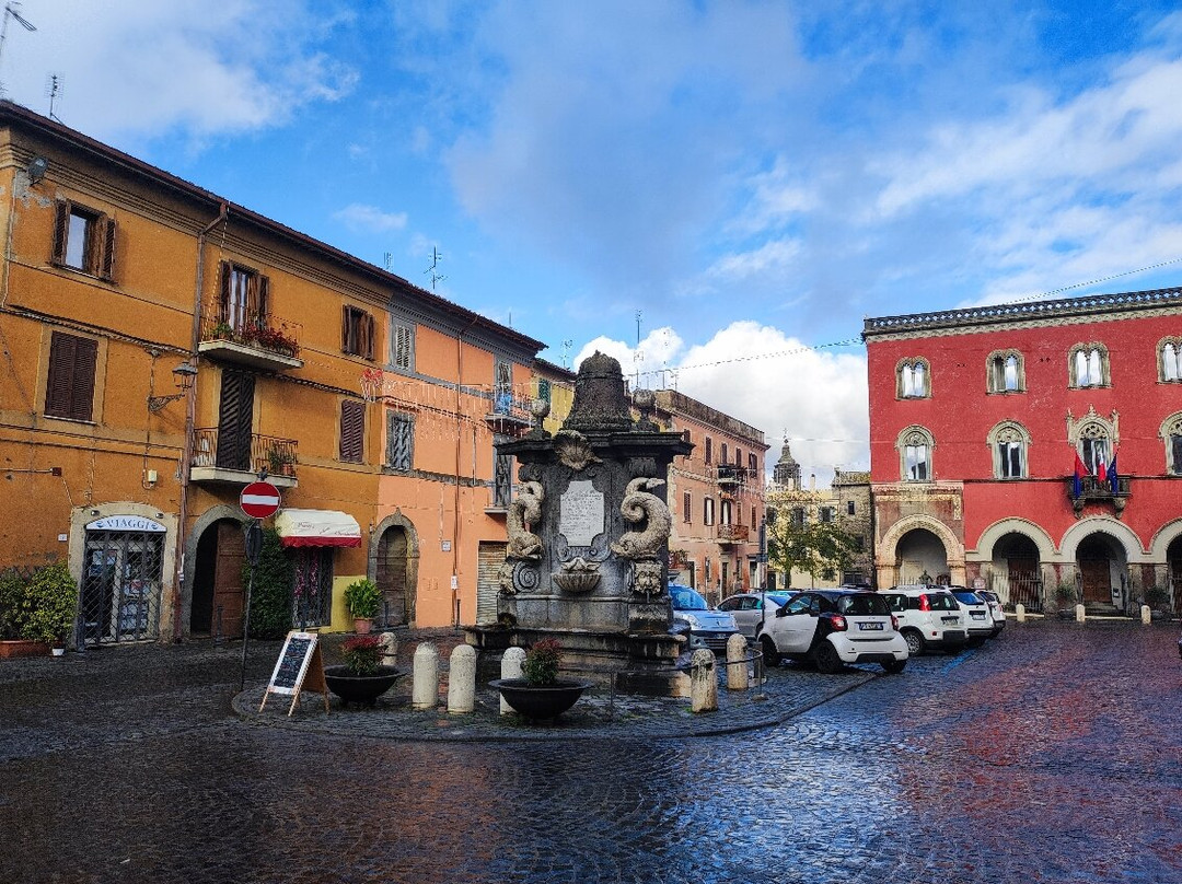 Piazza Cesare Leonelli景点图片