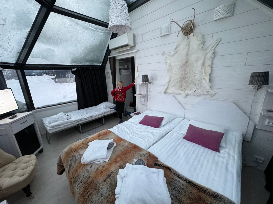 欧若拉圣诞酒店主图