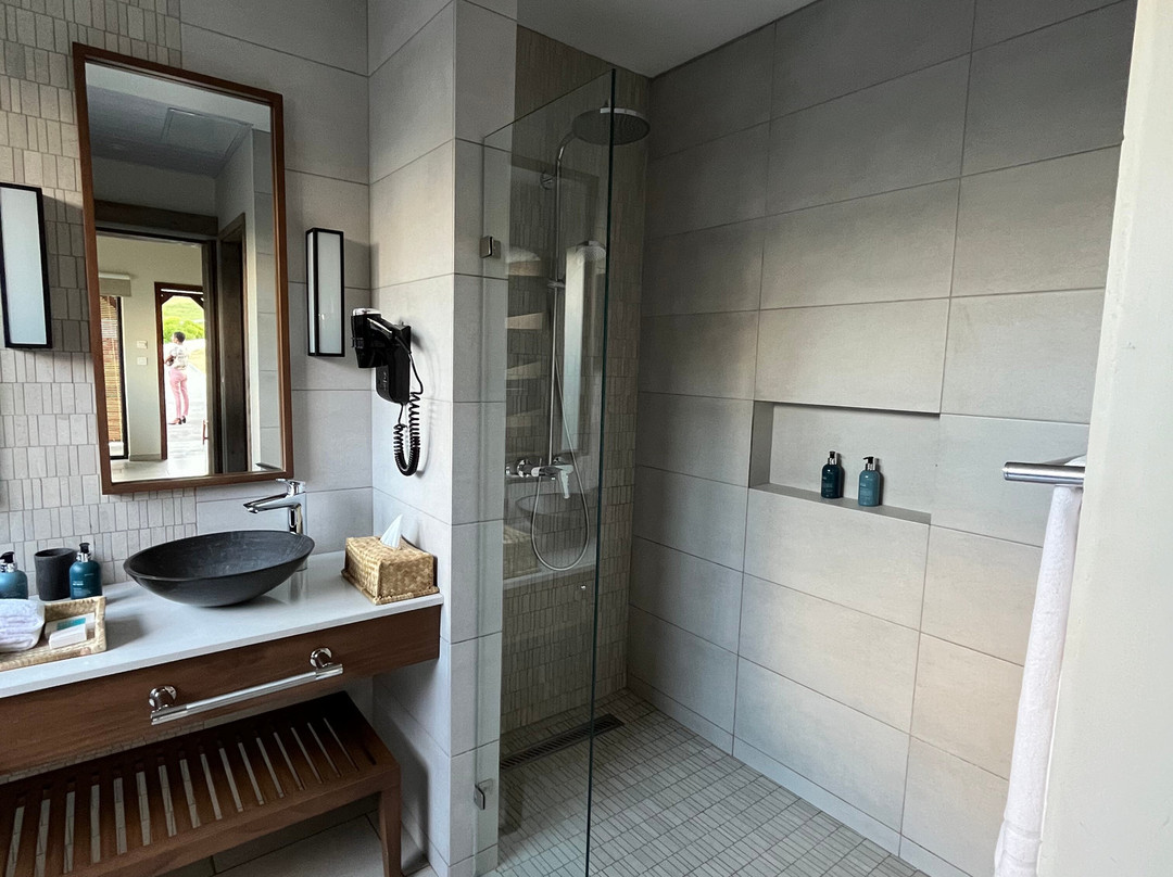 Constance Tekoma主图