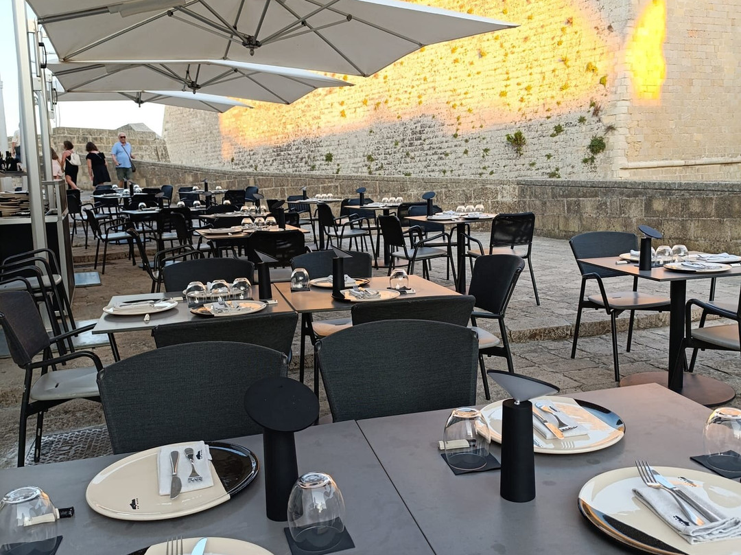 Icon Restaurant