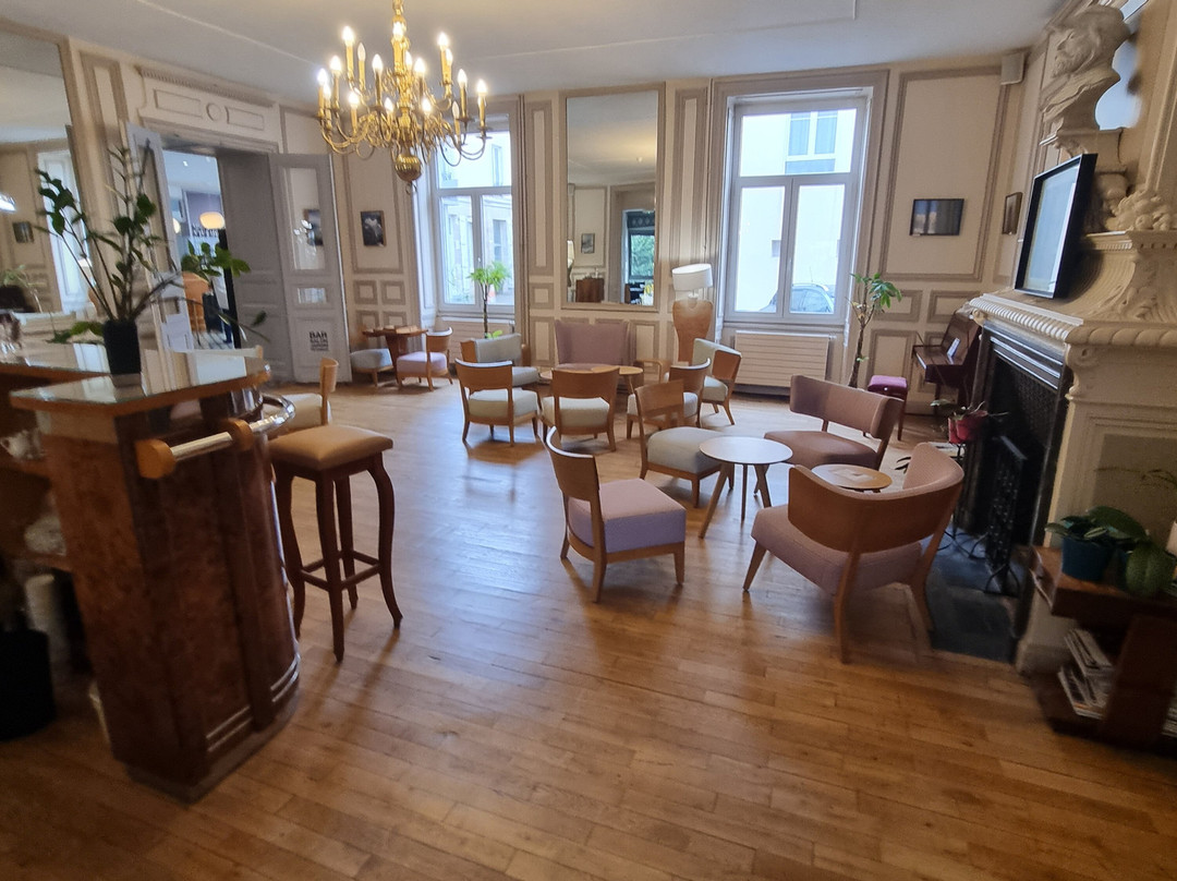 Logis Hôtel De L'europe Poitiers主图