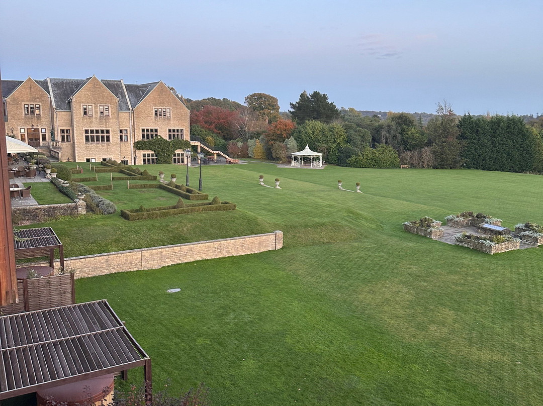 South Lodge Hotel & Spa主图