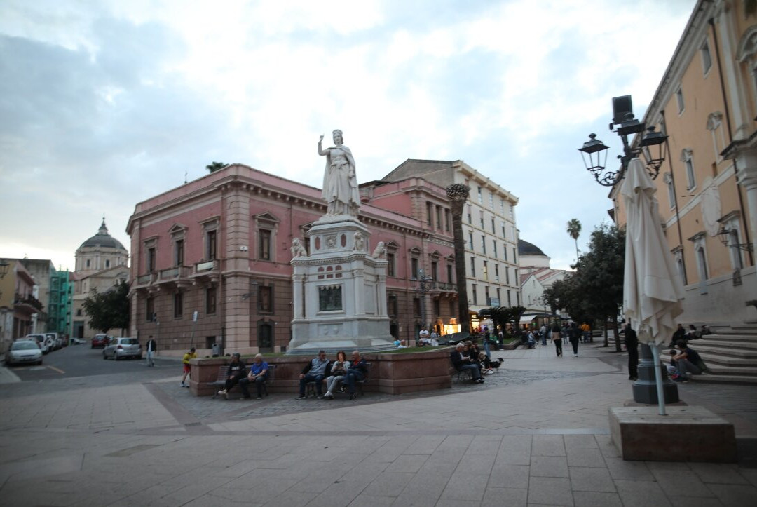Statua di Eleonora D'Arborea-奥里斯塔诺省必去景点