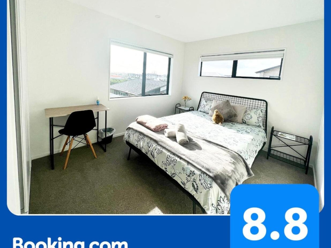 A&j Queen Bedroom - Quiet And Brand New With Reserve View