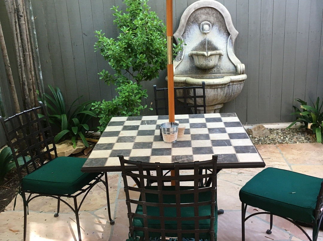 Emerald Iguana Inn主图