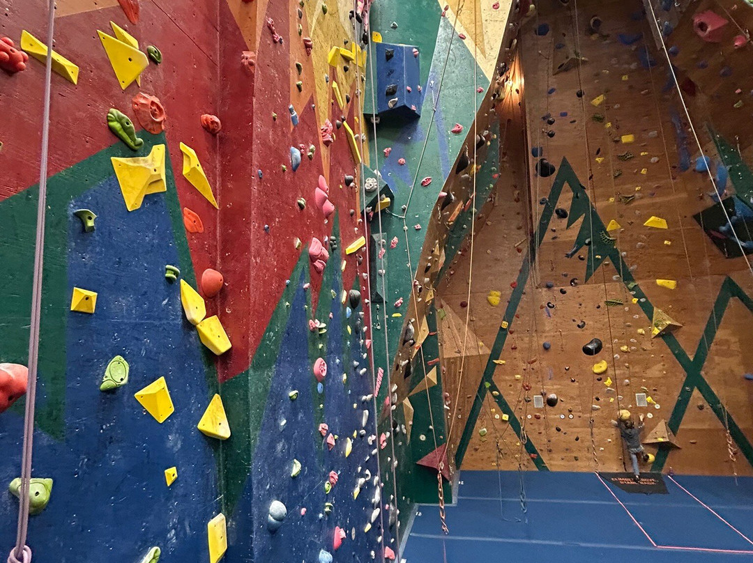 Spirit Rock Climbing Center景点图片