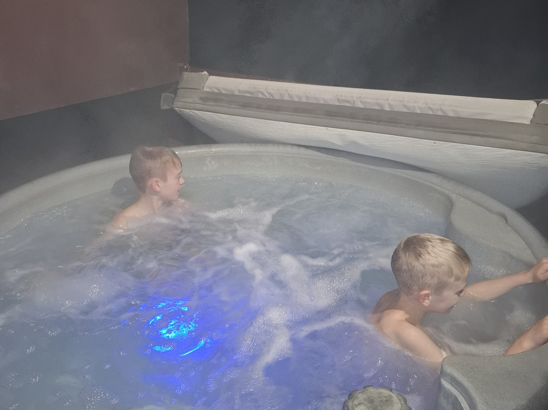 Great Hatfield Lodges