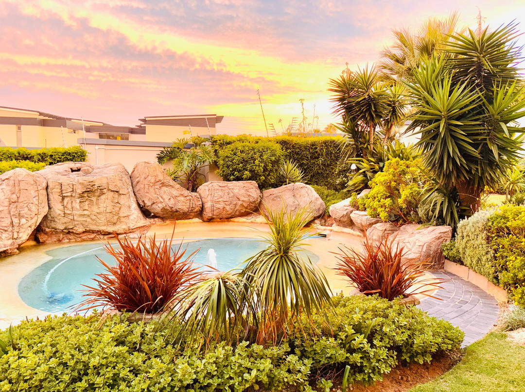 Sir Roy's At The Sea主图