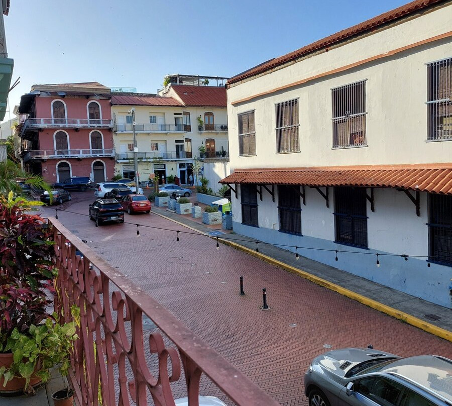 Tantalo Hotel / Kitchen / Roofbar主图