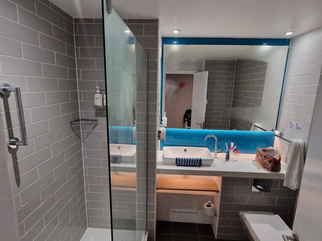 希尔顿普茨茅斯酒店主图