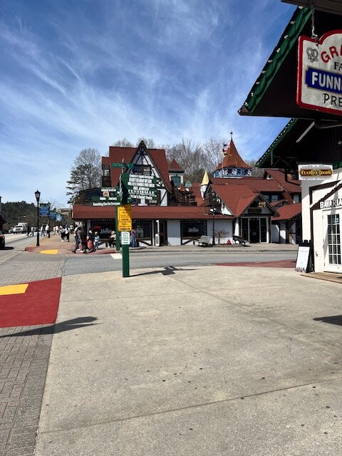 Alpine Helen / White County Convention & Visitors Bureau-海伦必去景点