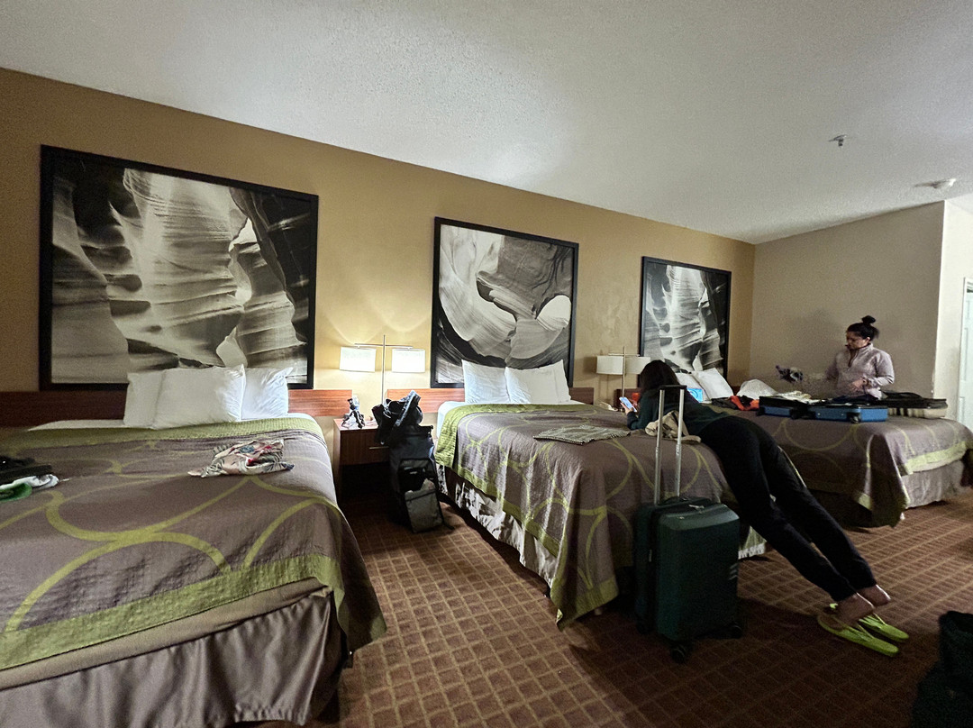 鲍威尔湖佩吉速8酒店 主图