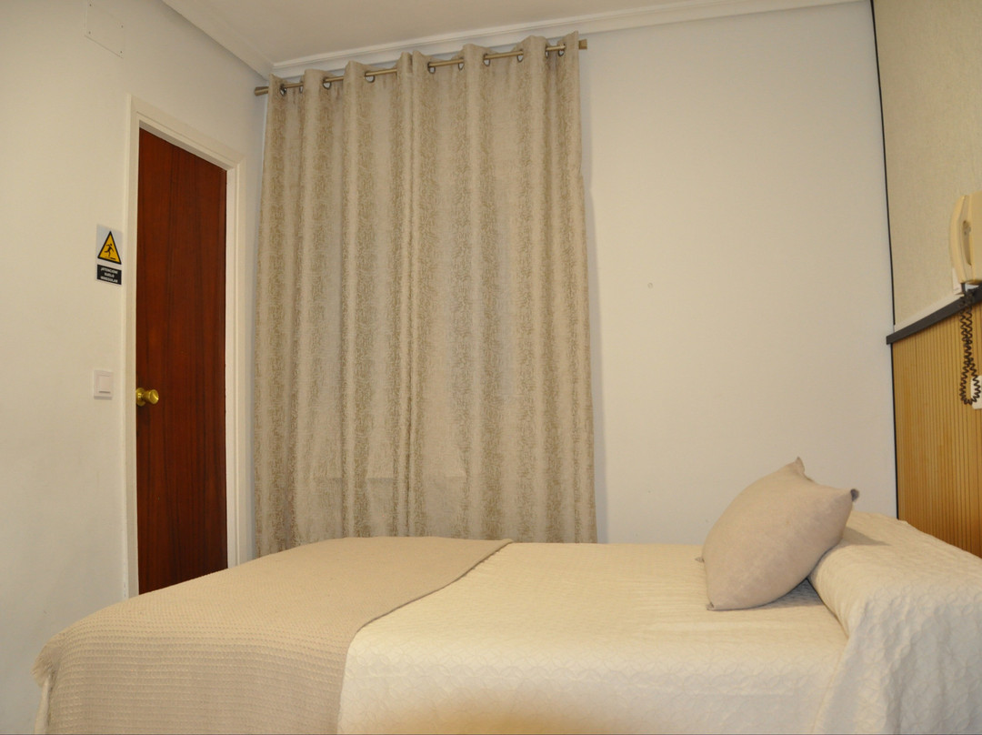 Hostal Ramon y Cajal主图