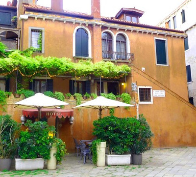 拉卡达菲奥瑞塔酒店主图