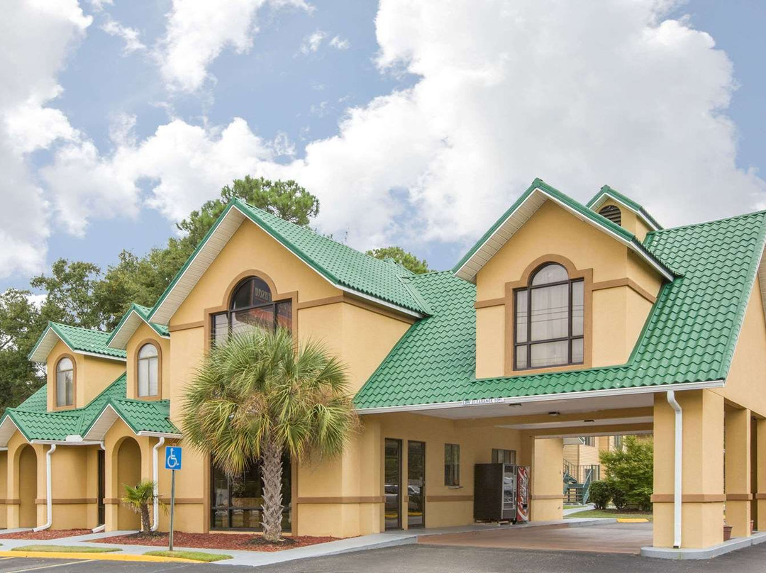 Howard Johnson by Wyndham Dothan