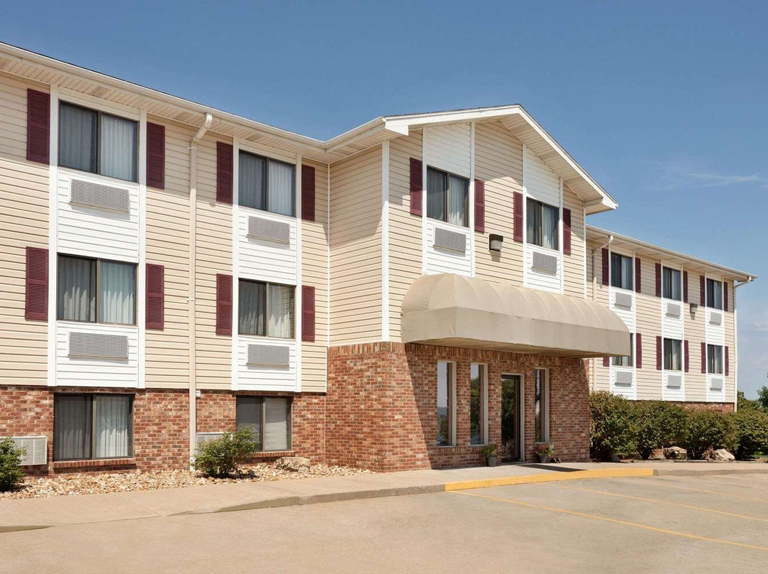 Travelodge by Wyndham Jefferson City