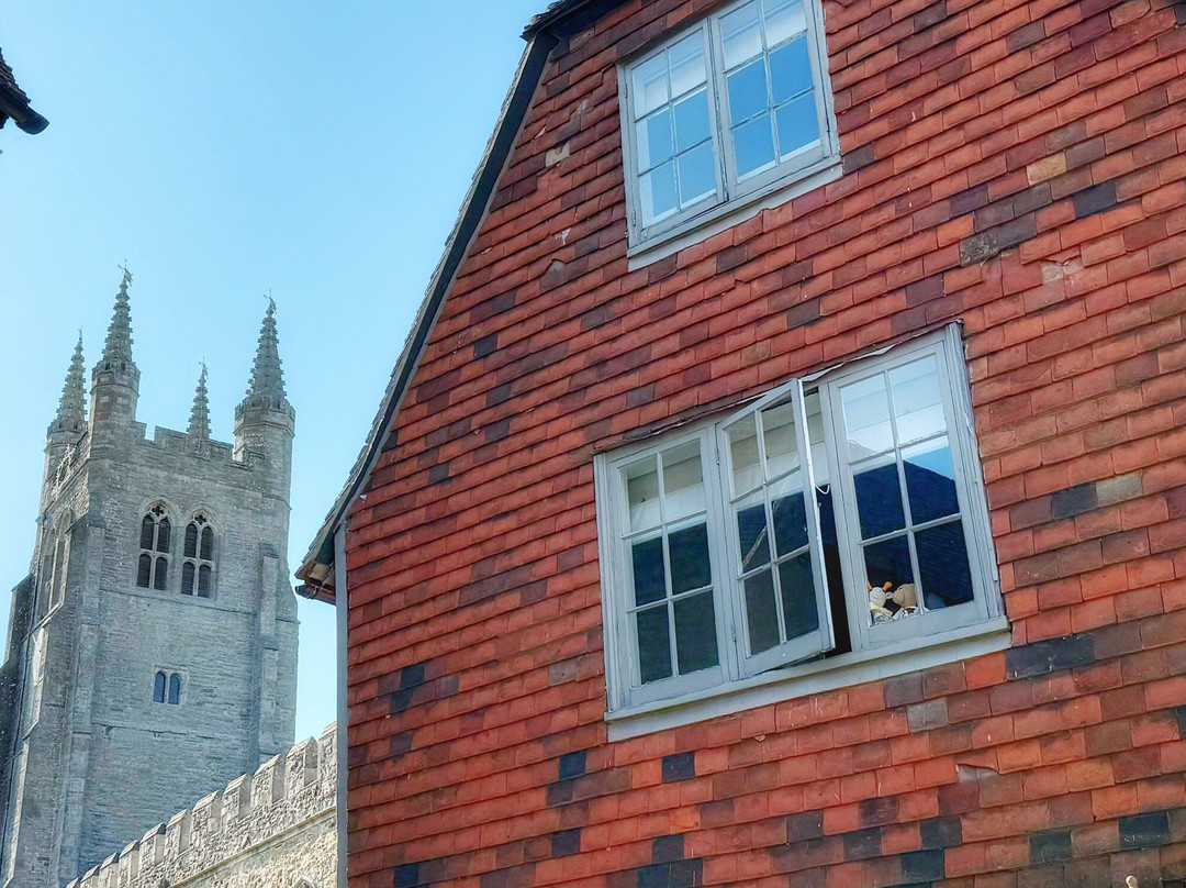 The Woolpack Hotel主图