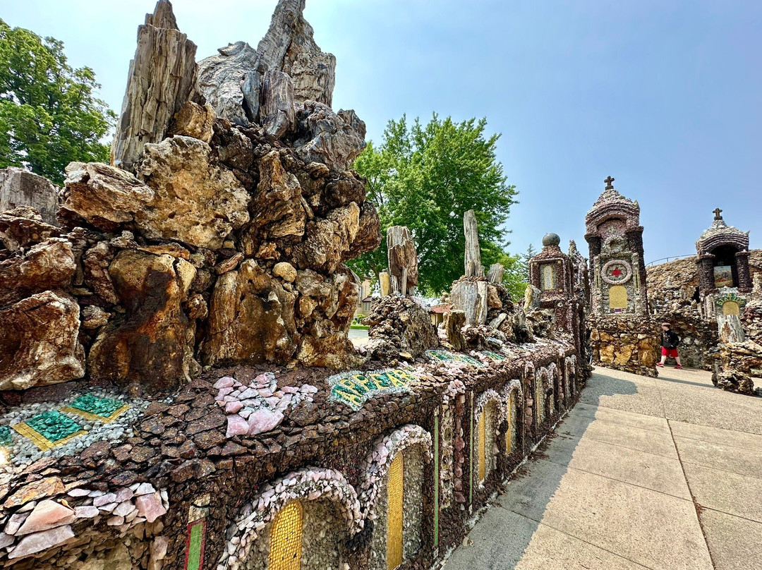 Grotto of the Redemption-West Bend必去景点