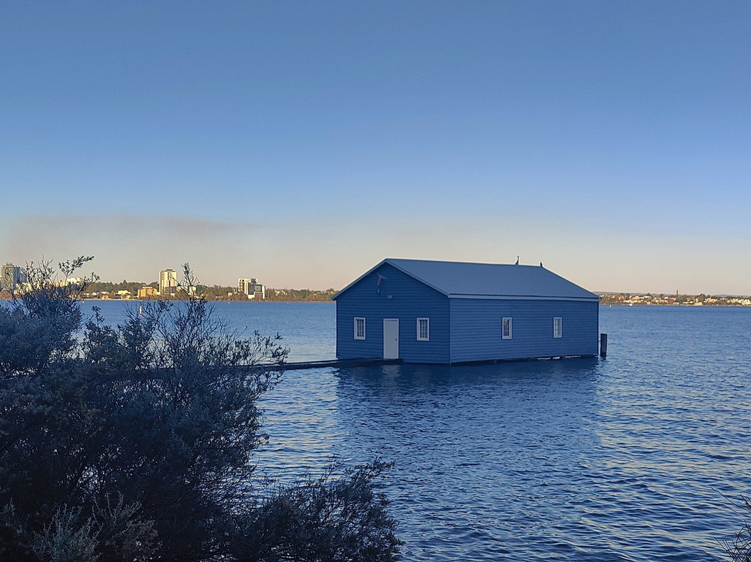 Crawley Edge Boatshed景点图片