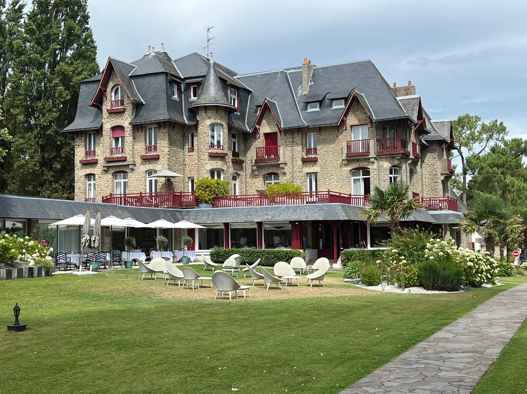 卡斯特勒玛丽路易斯酒店主图