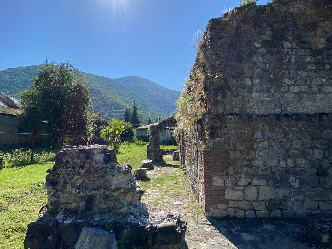 Gum Basilica-Qakh必去景点
