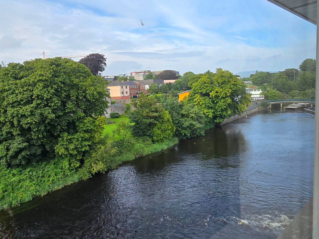 Riverside Hotel主图